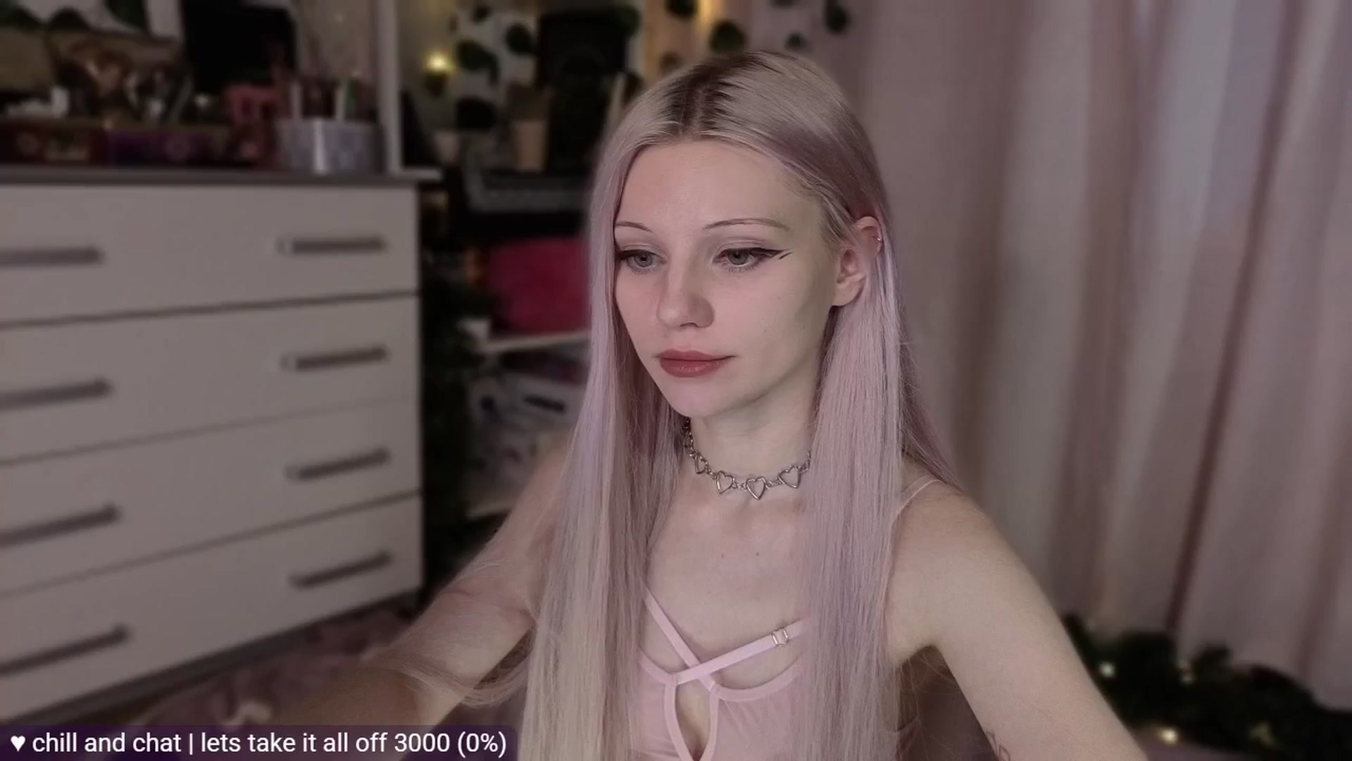Gallery image thumbnail from JellyFox's myfreecams stream on, 04/21/2026, 03:50 image 3 of 20