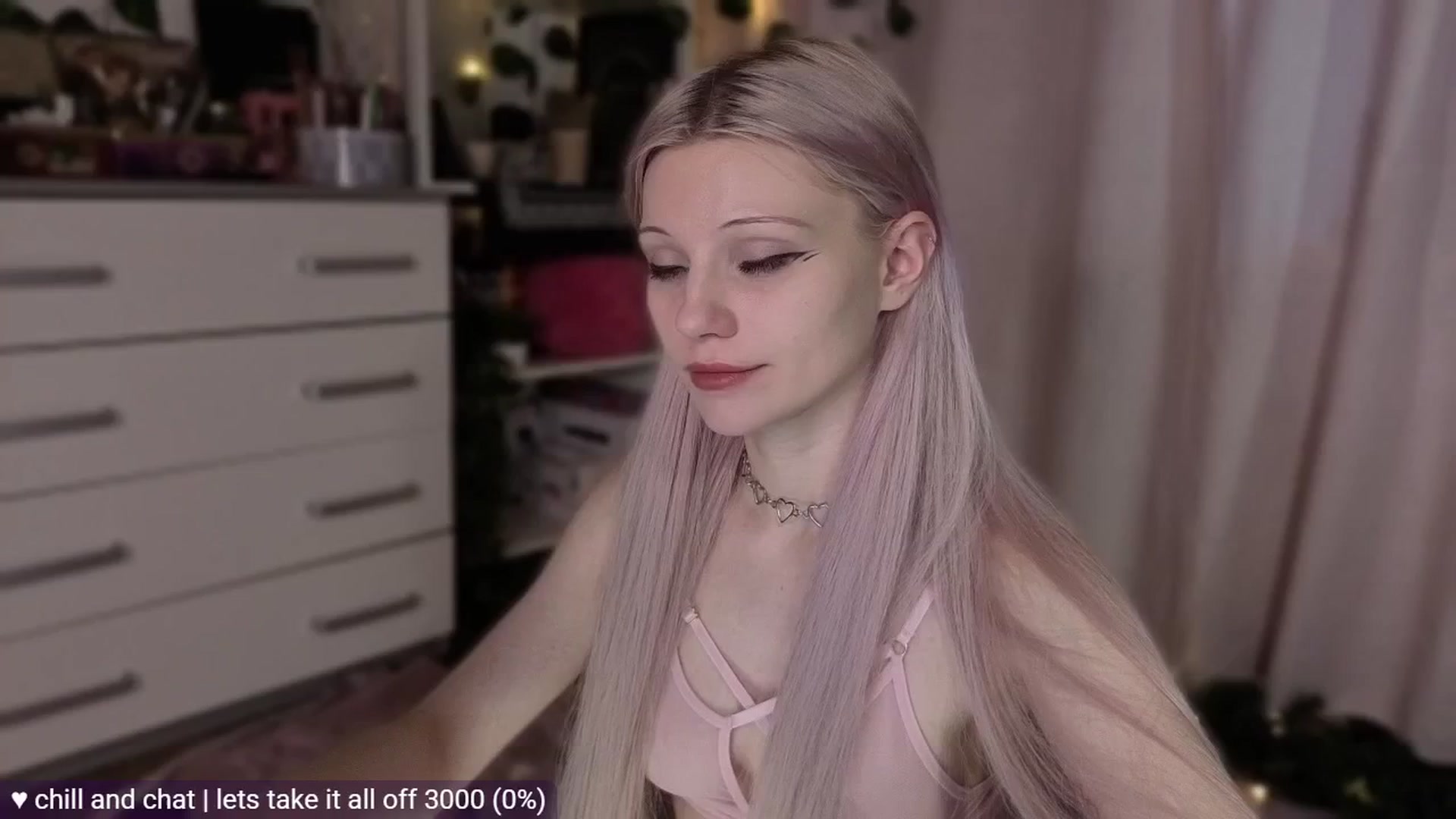 Gallery image thumbnail from JellyFox's myfreecams stream on, 04/21/2026, 03:50 image 5 of 20
