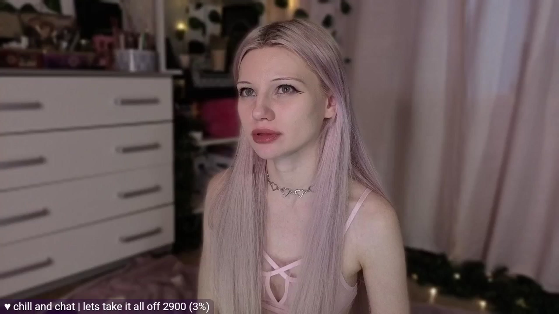 Gallery image thumbnail from JellyFox's myfreecams stream on, 04/21/2026, 03:50 image 11 of 20