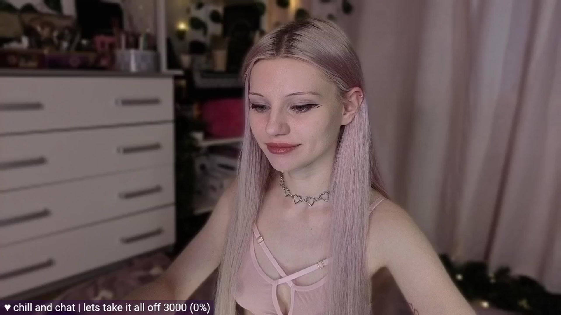 Gallery image thumbnail from JellyFox's myfreecams stream on, 04/21/2026, 03:50 image 2 of 20