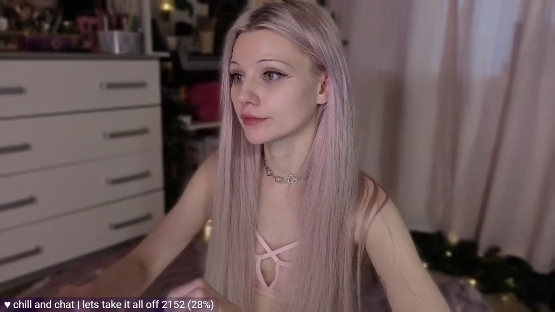 Gallery image thumbnail from JellyFox's myfreecams stream on, 04/21/2026, 06:04 image 7 of 20