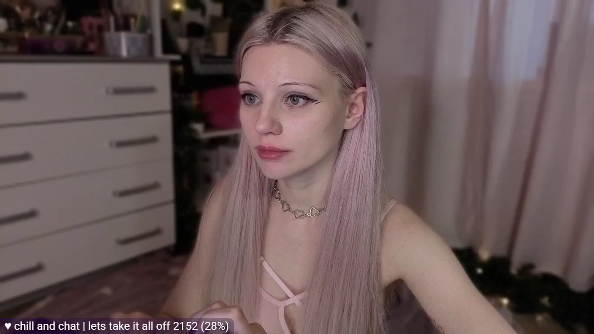 Gallery image thumbnail from JellyFox's myfreecams stream on, 04/21/2026, 06:04 image 19 of 20