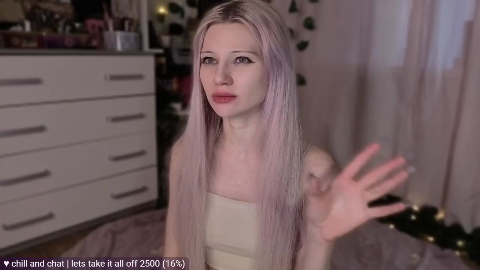 Gallery image thumbnail from JellyFox's myfreecams stream on, 04/22/2026, 04:58 image 13 of 20