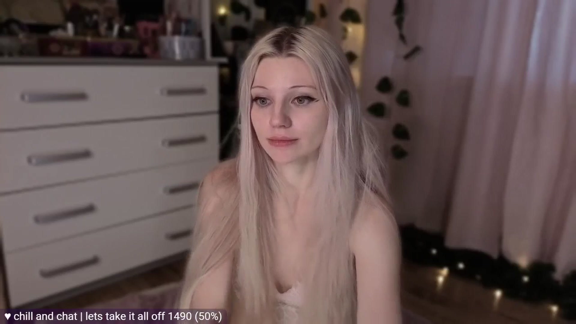 Gallery image thumbnail from JellyFox's myfreecams stream on, 04/27/2026, 07:15 image 20 of 20
