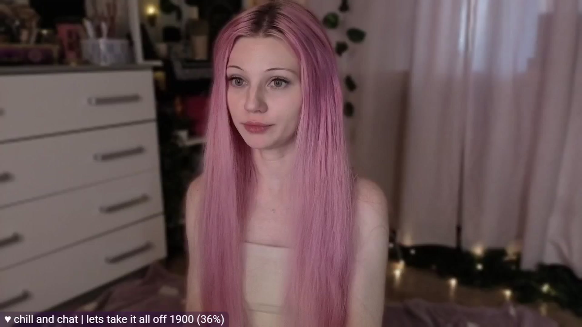 Gallery image thumbnail from JellyFox's myfreecams stream on, 05/01/2026, 05:52 image 8 of 20
