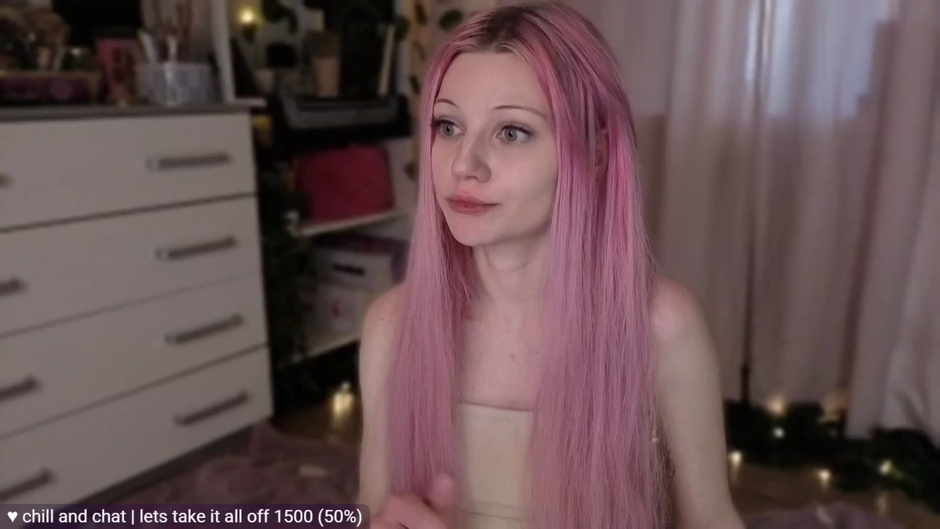 Gallery image thumbnail from JellyFox's myfreecams stream on, 05/01/2026, 05:52 image 18 of 20