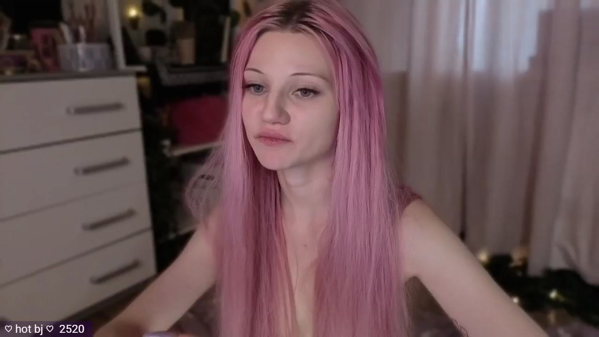 Gallery image thumbnail from JellyFox's myfreecams stream on, 05/01/2026, 07:51 image 14 of 20