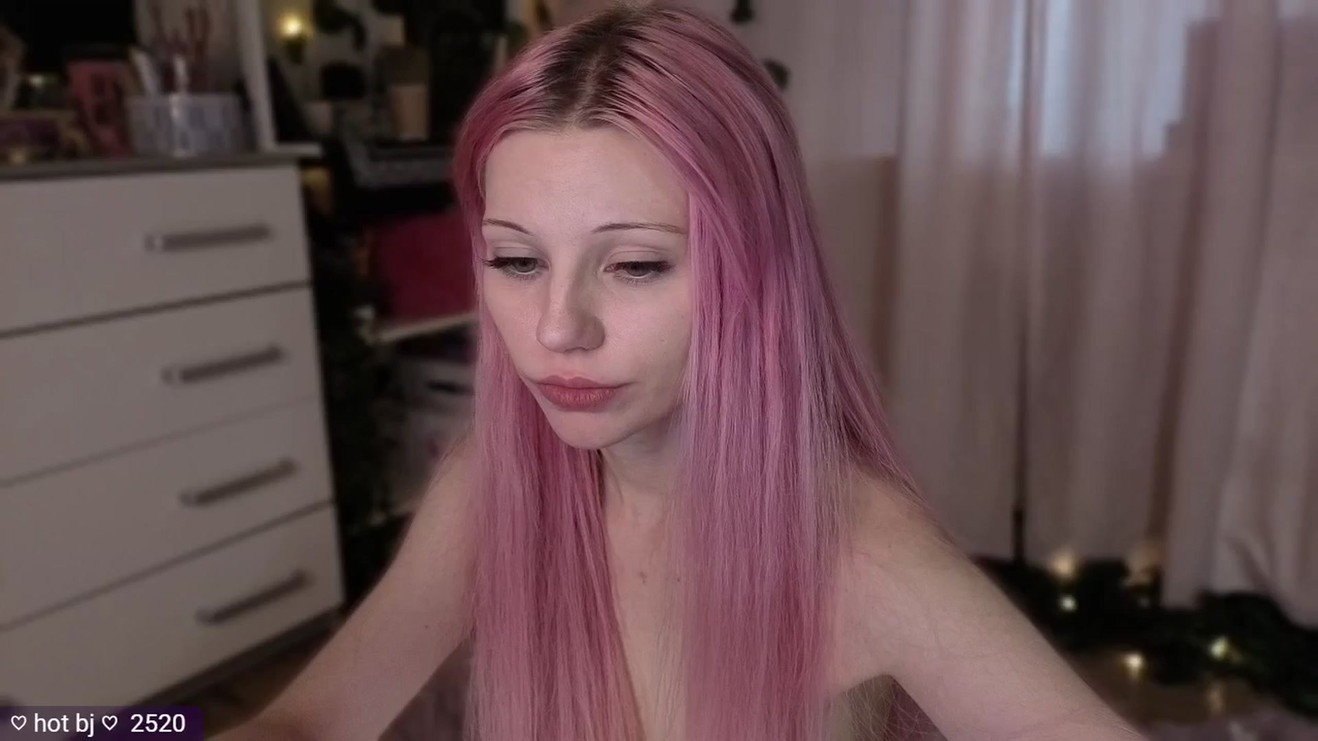 Gallery image thumbnail from JellyFox's myfreecams stream on, 05/01/2026, 07:51 image 18 of 20