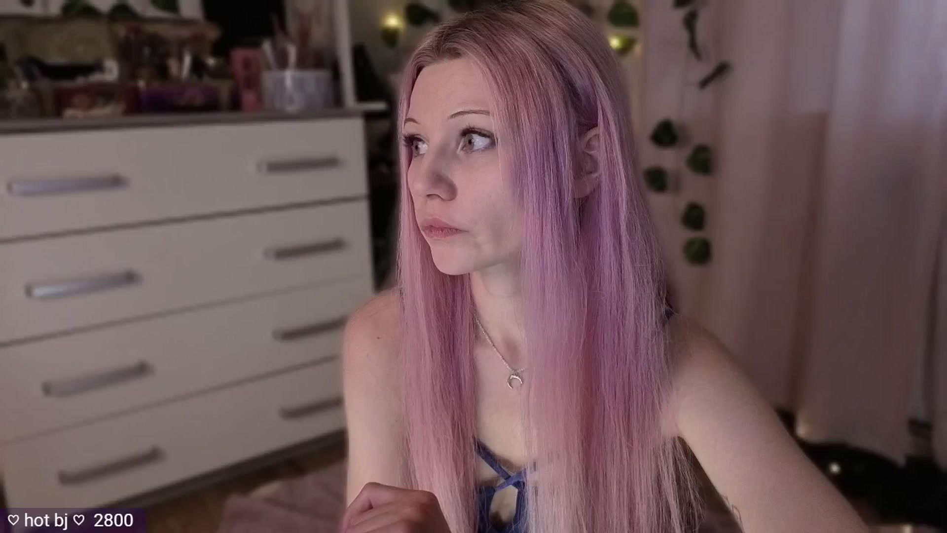 Gallery image thumbnail from JellyFox's myfreecams stream on, 05/03/2026, 06:17 image 5 of 20