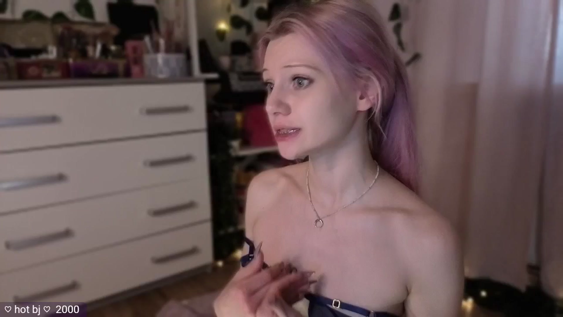 Gallery image thumbnail from JellyFox's myfreecams stream on, 05/03/2026, 06:17 image 18 of 20