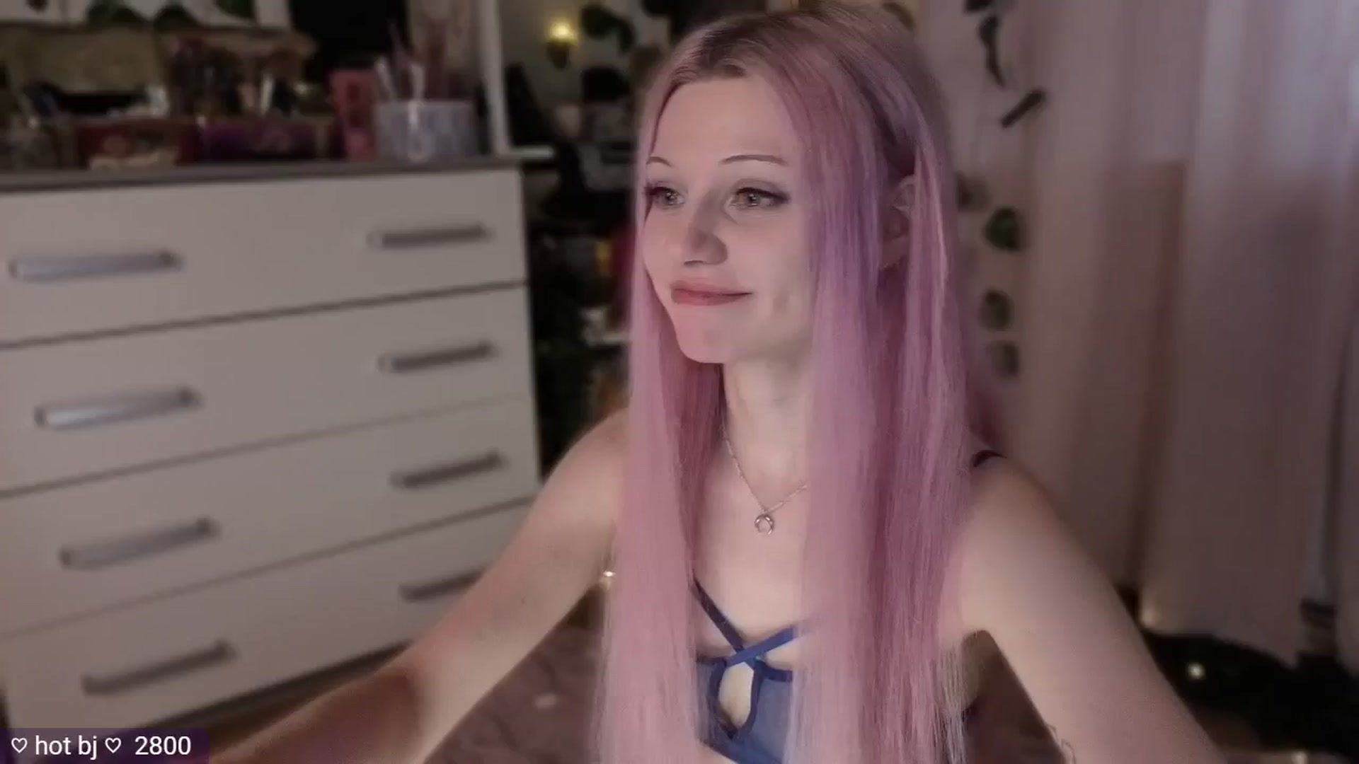 Gallery image thumbnail from JellyFox's myfreecams stream on, 05/03/2026, 06:17 image 6 of 20