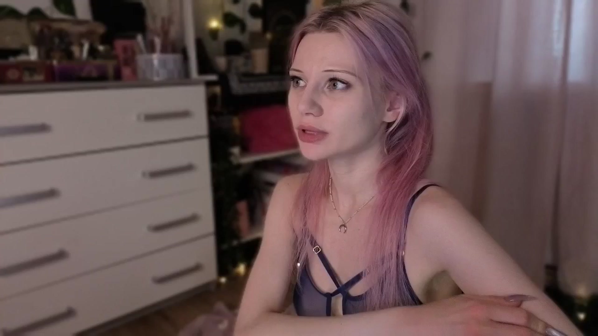 Gallery image thumbnail from JellyFox's myfreecams stream on, 05/03/2026, 06:56 image 8 of 20