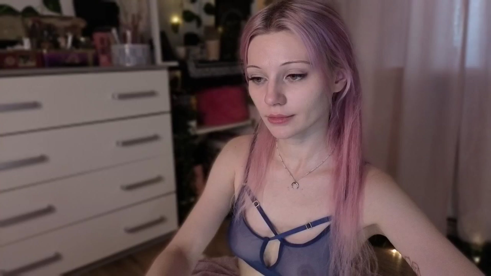 Gallery image thumbnail from JellyFox's myfreecams stream on, 05/03/2026, 06:56 image 1 of 20