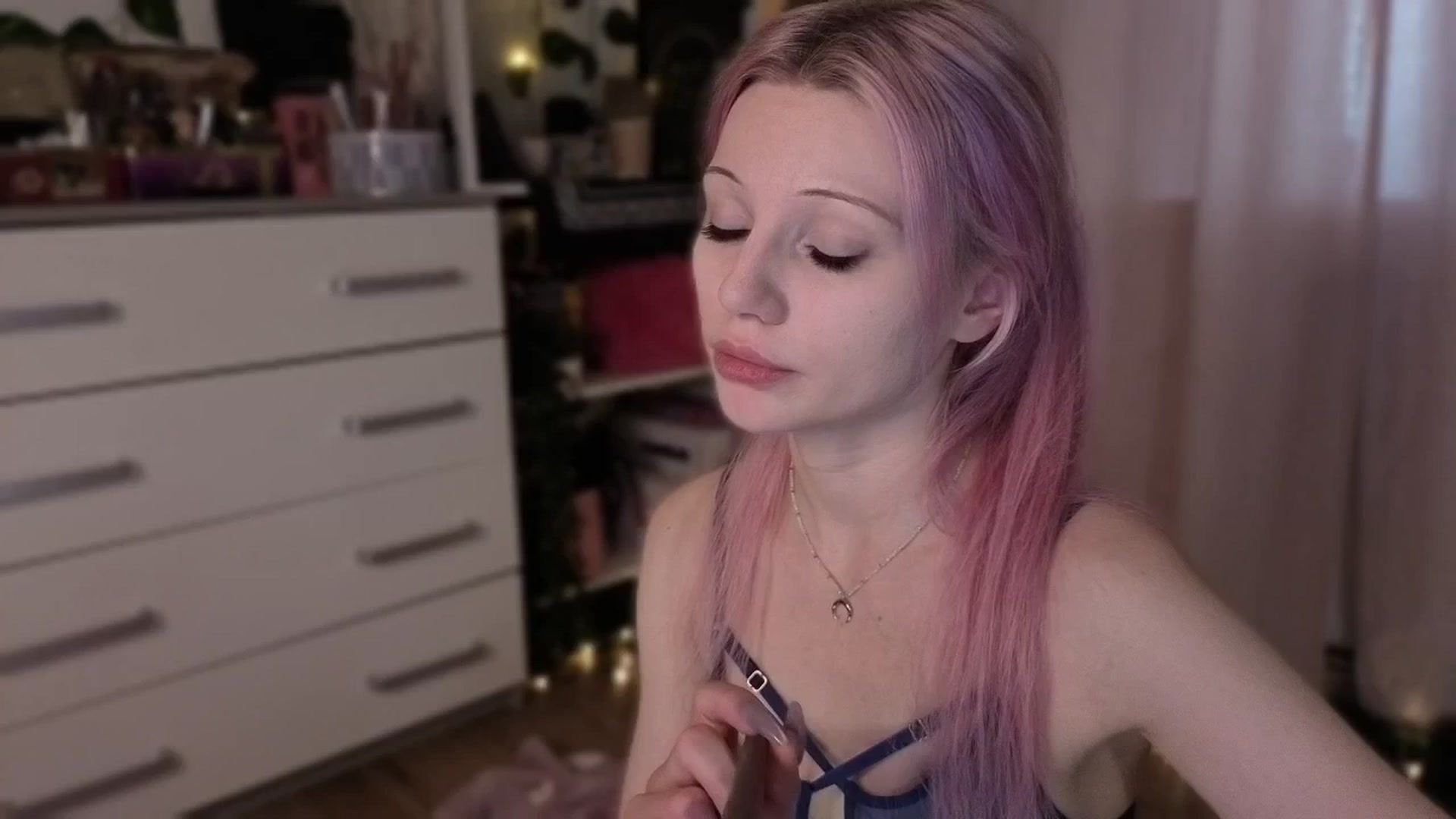 Gallery image thumbnail from JellyFox's myfreecams stream on, 05/03/2026, 06:56 image 6 of 20