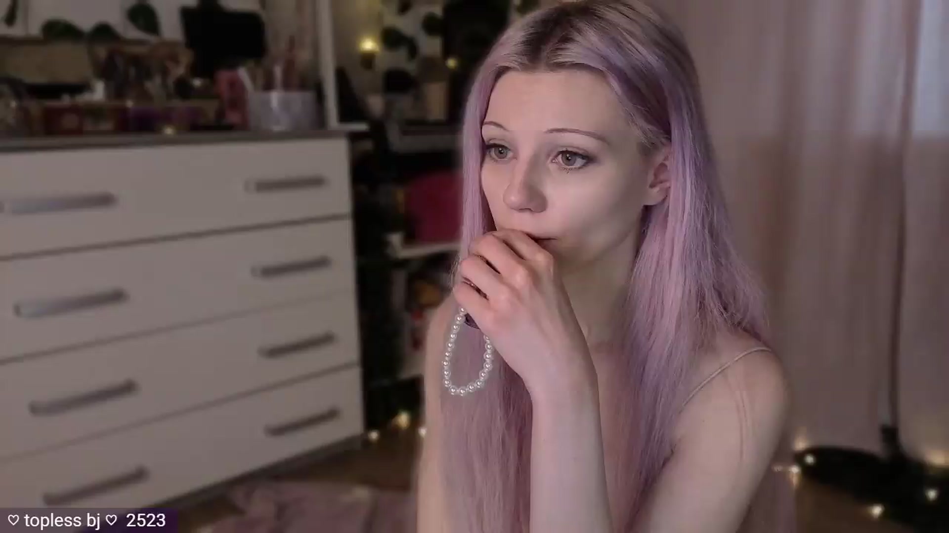 Gallery image thumbnail from JellyFox's myfreecams stream on, 05/07/2026, 06:01 image 20 of 20