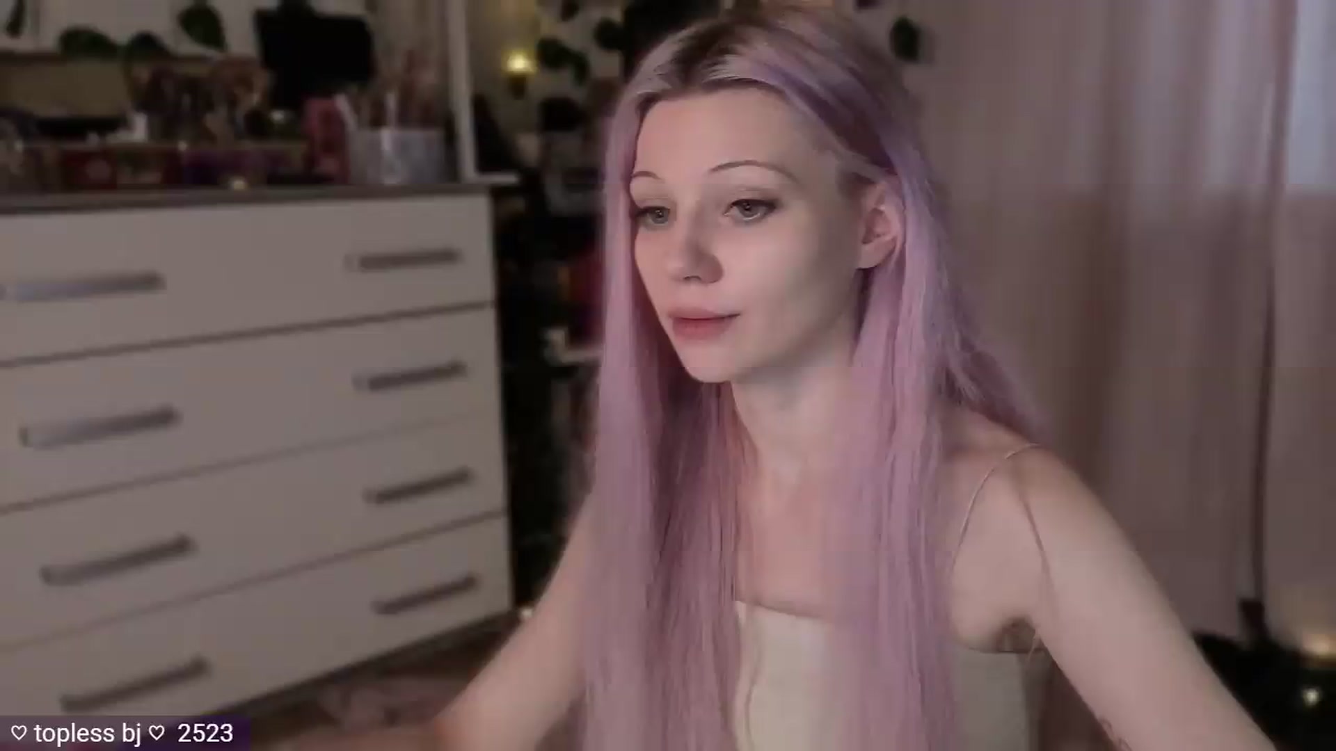 Gallery image thumbnail from JellyFox's myfreecams stream on, 05/07/2026, 06:01 image 14 of 20