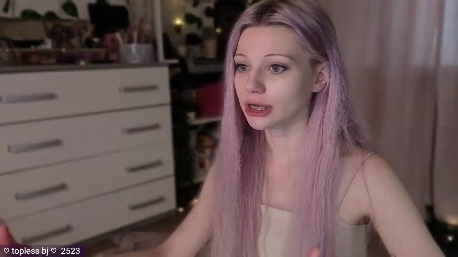 Gallery image thumbnail from JellyFox's myfreecams stream on, 05/07/2026, 06:01 image 15 of 20