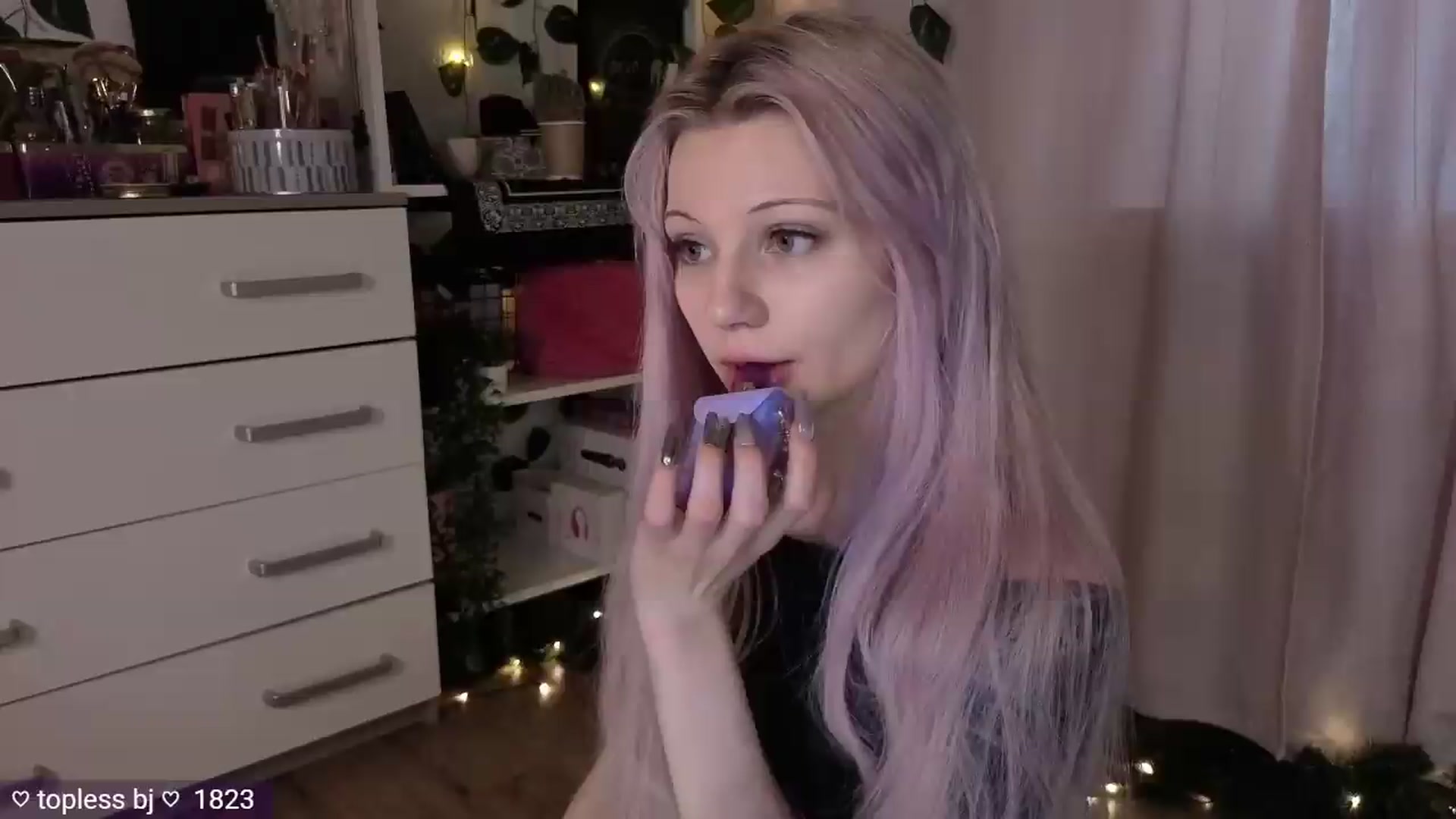 Gallery image thumbnail from JellyFox's myfreecams stream on, 05/08/2026, 06:54 image 18 of 20