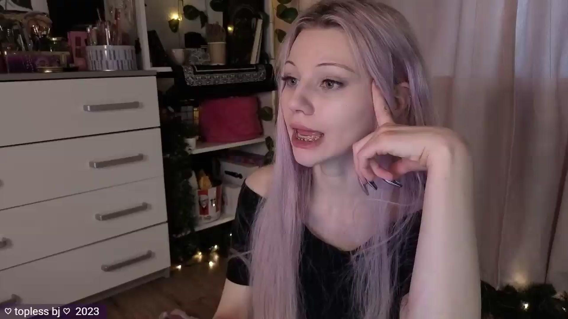 Gallery image thumbnail from JellyFox's myfreecams stream on, 05/08/2026, 06:54 image 8 of 20