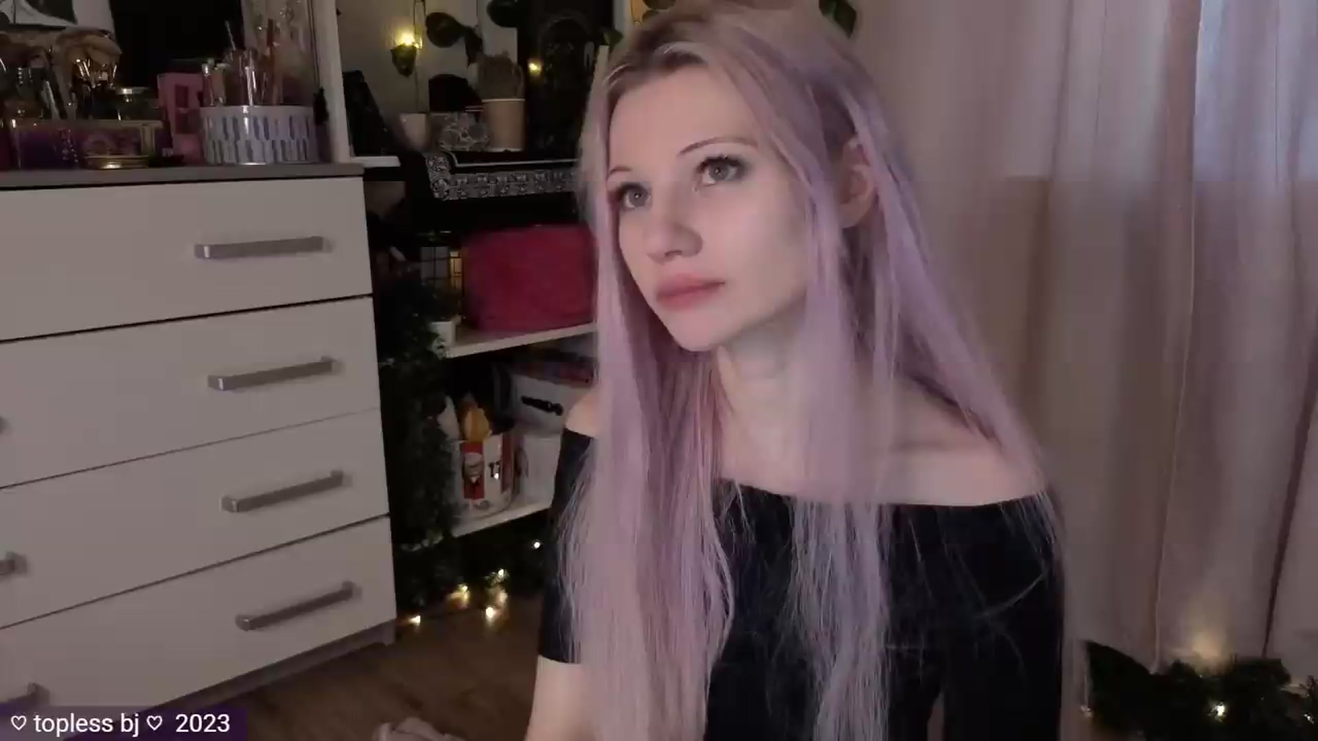 Gallery image thumbnail from JellyFox's myfreecams stream on, 05/08/2026, 06:54 image 9 of 20