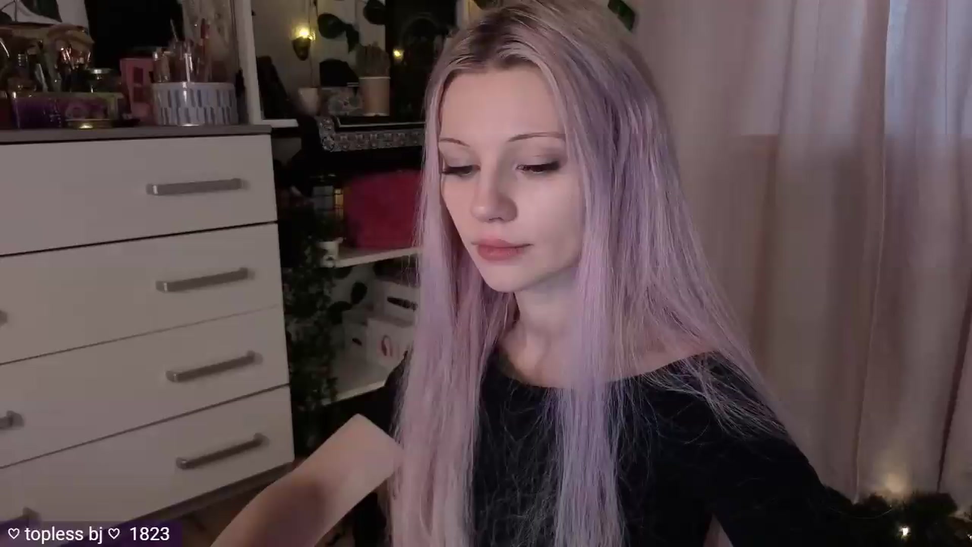 Gallery image thumbnail from JellyFox's myfreecams stream on, 05/08/2026, 06:54 image 16 of 20
