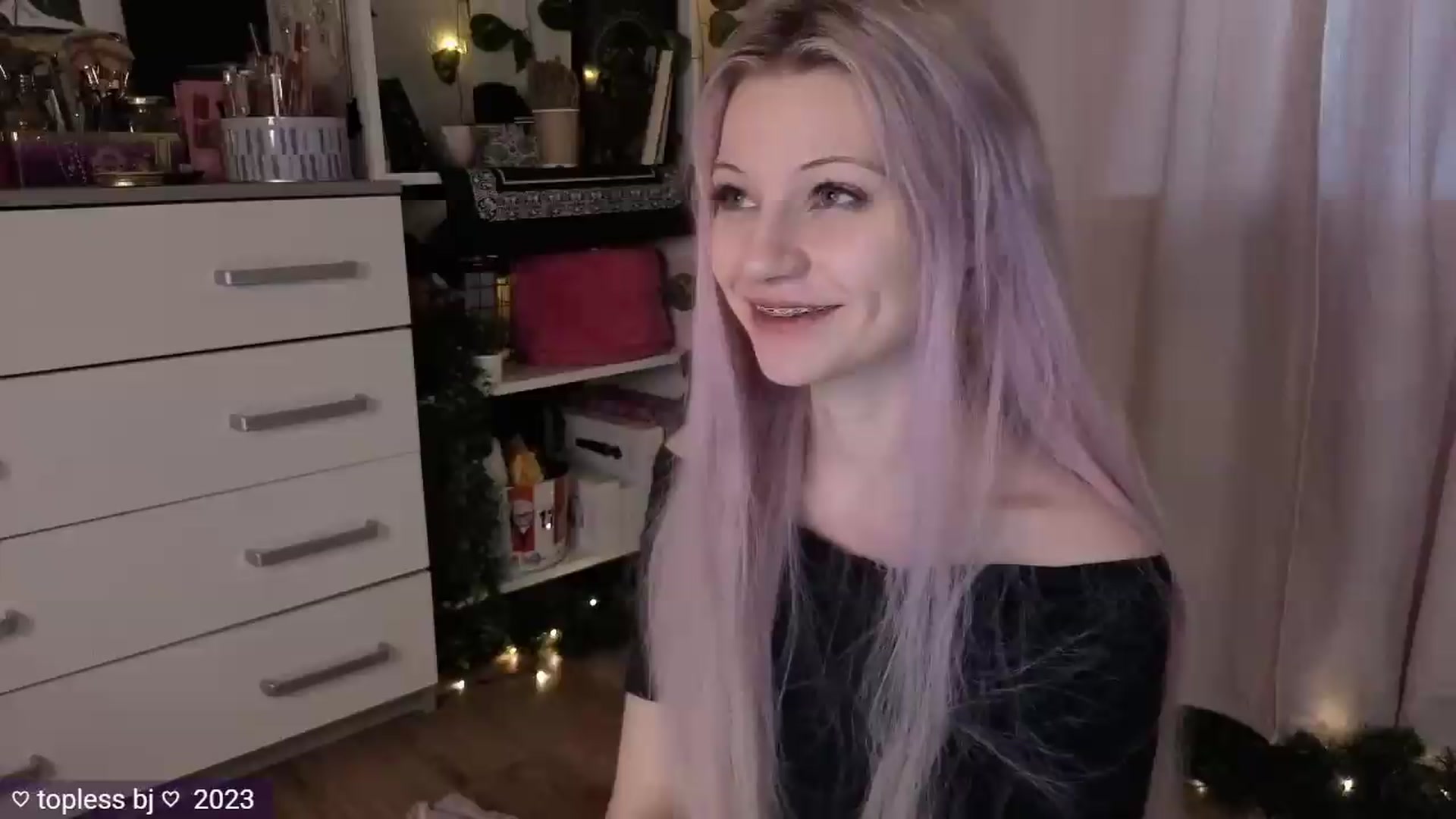 Gallery image thumbnail from JellyFox's myfreecams stream on, 05/08/2026, 06:54 image 7 of 20