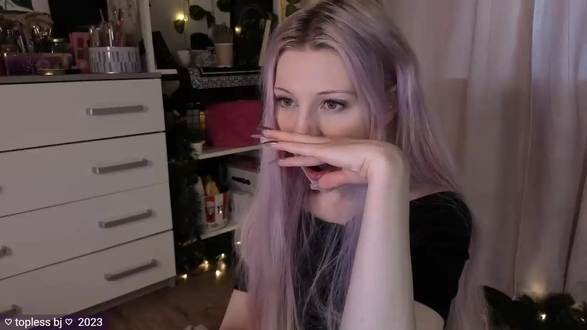 Gallery image thumbnail from JellyFox's myfreecams stream on, 05/08/2026, 06:54 image 11 of 20