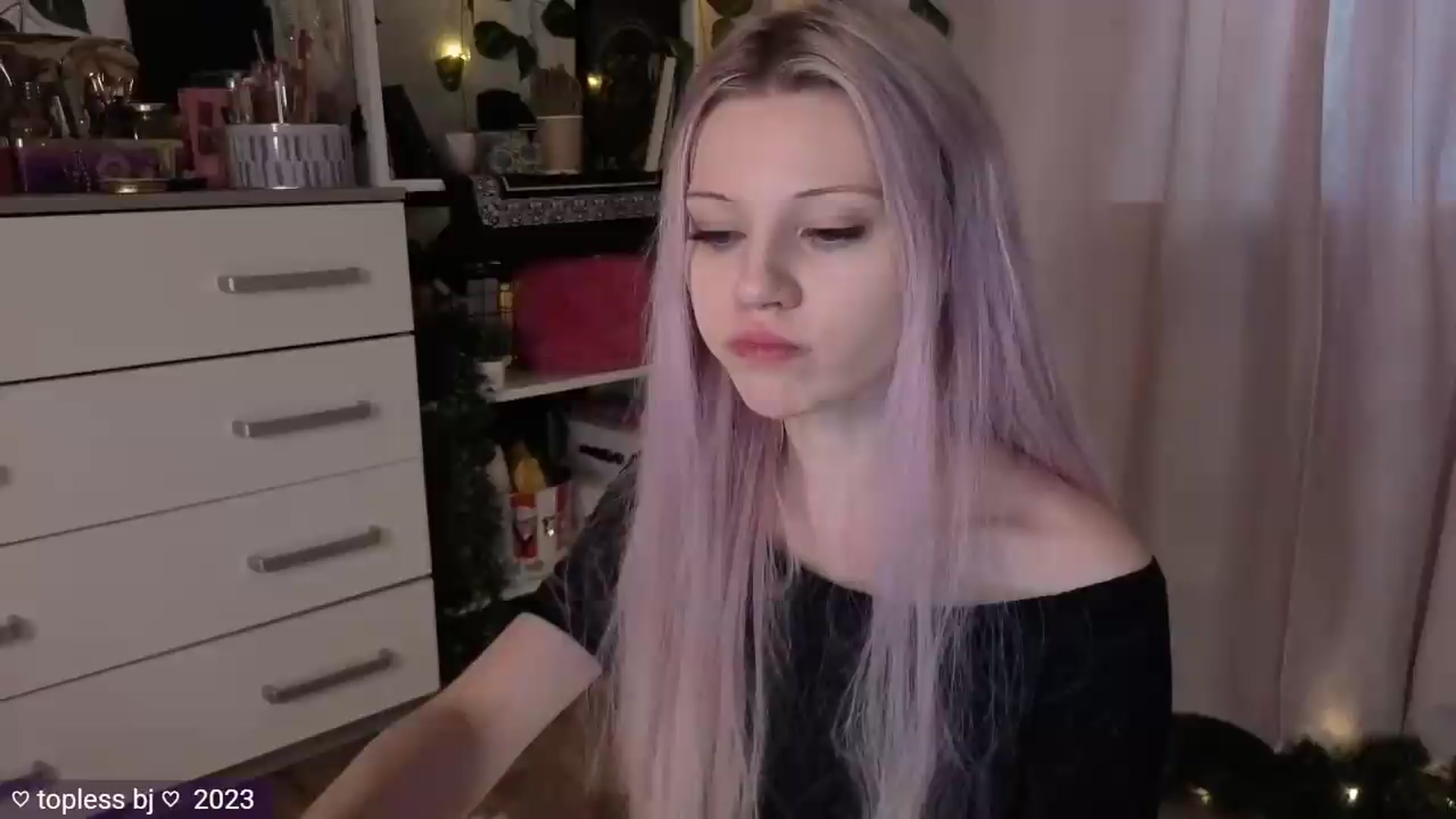 Gallery image thumbnail from JellyFox's myfreecams stream on, 05/08/2026, 06:54 image 14 of 20