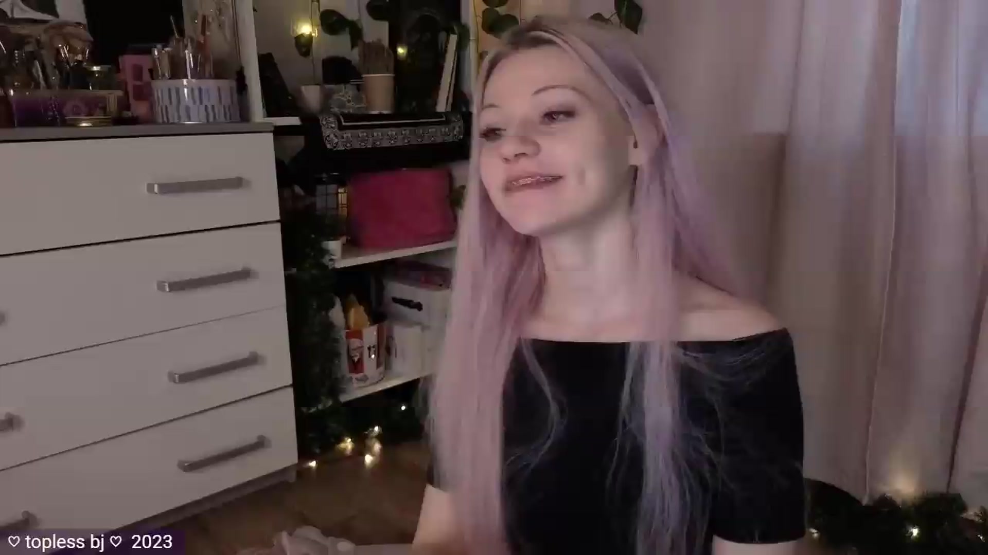 Gallery image thumbnail from JellyFox's myfreecams stream on, 05/08/2026, 06:54 image 3 of 20