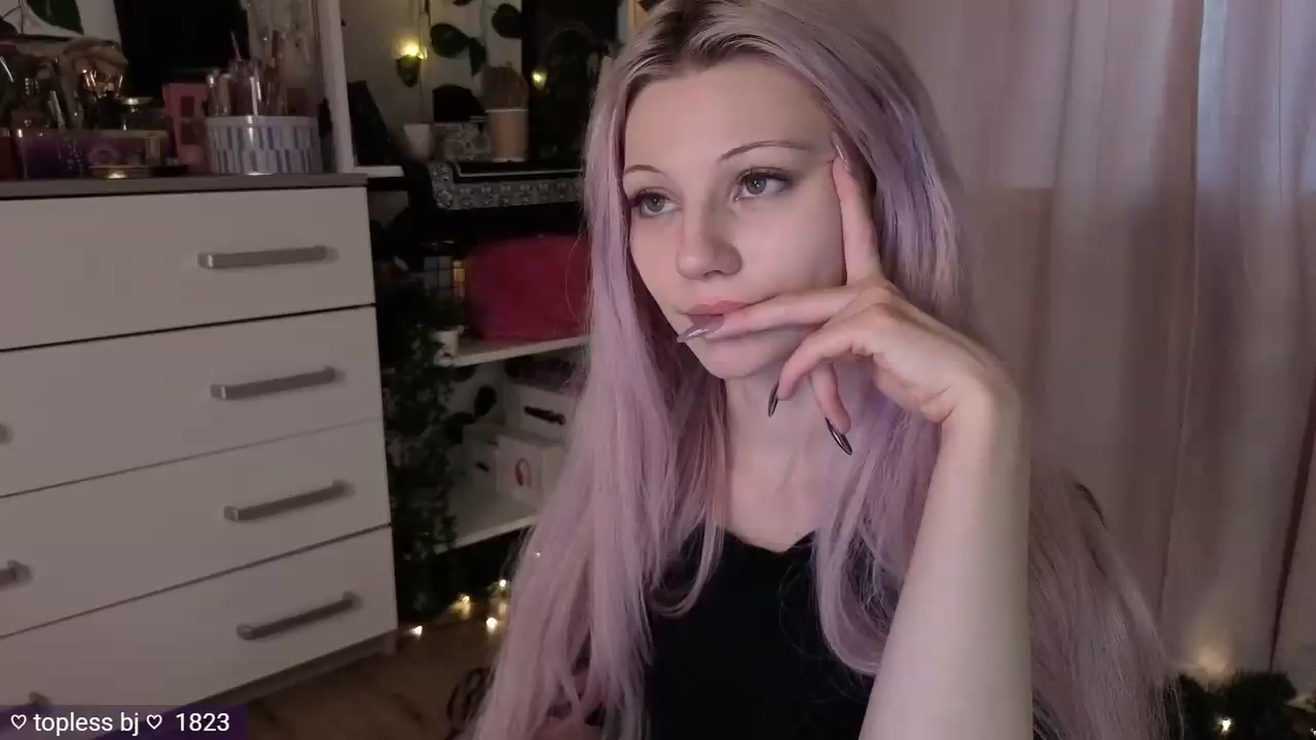 Gallery image thumbnail from JellyFox's myfreecams stream on, 05/08/2026, 06:54 image 17 of 20