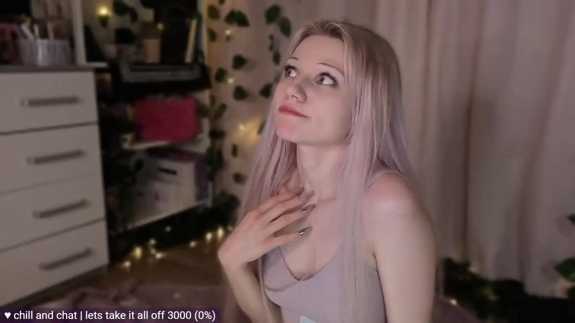 Gallery image thumbnail from JellyFox's myfreecams stream on, 05/11/2026, 23:19 image 14 of 20