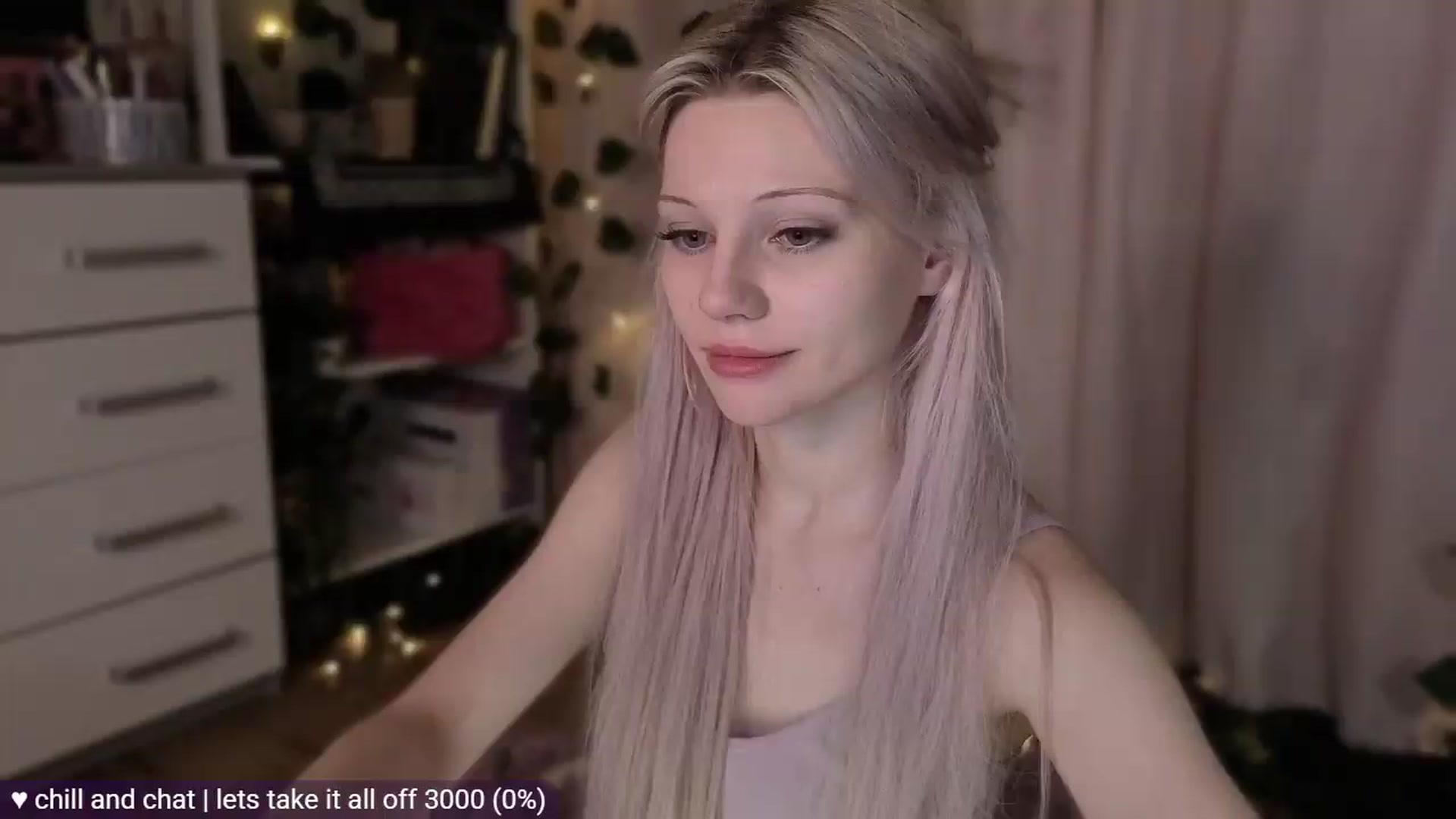 Gallery image thumbnail from JellyFox's myfreecams stream on, 05/12/2026, 24:07 image 7 of 20