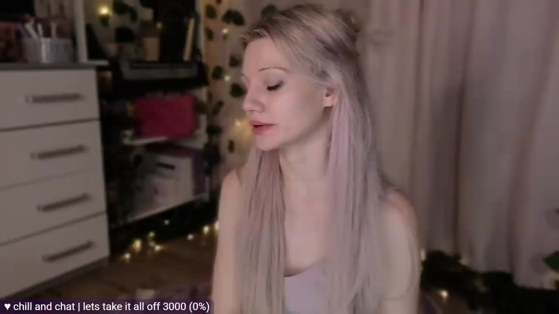 Gallery image thumbnail from JellyFox's myfreecams stream on, 05/12/2026, 24:07 image 5 of 20