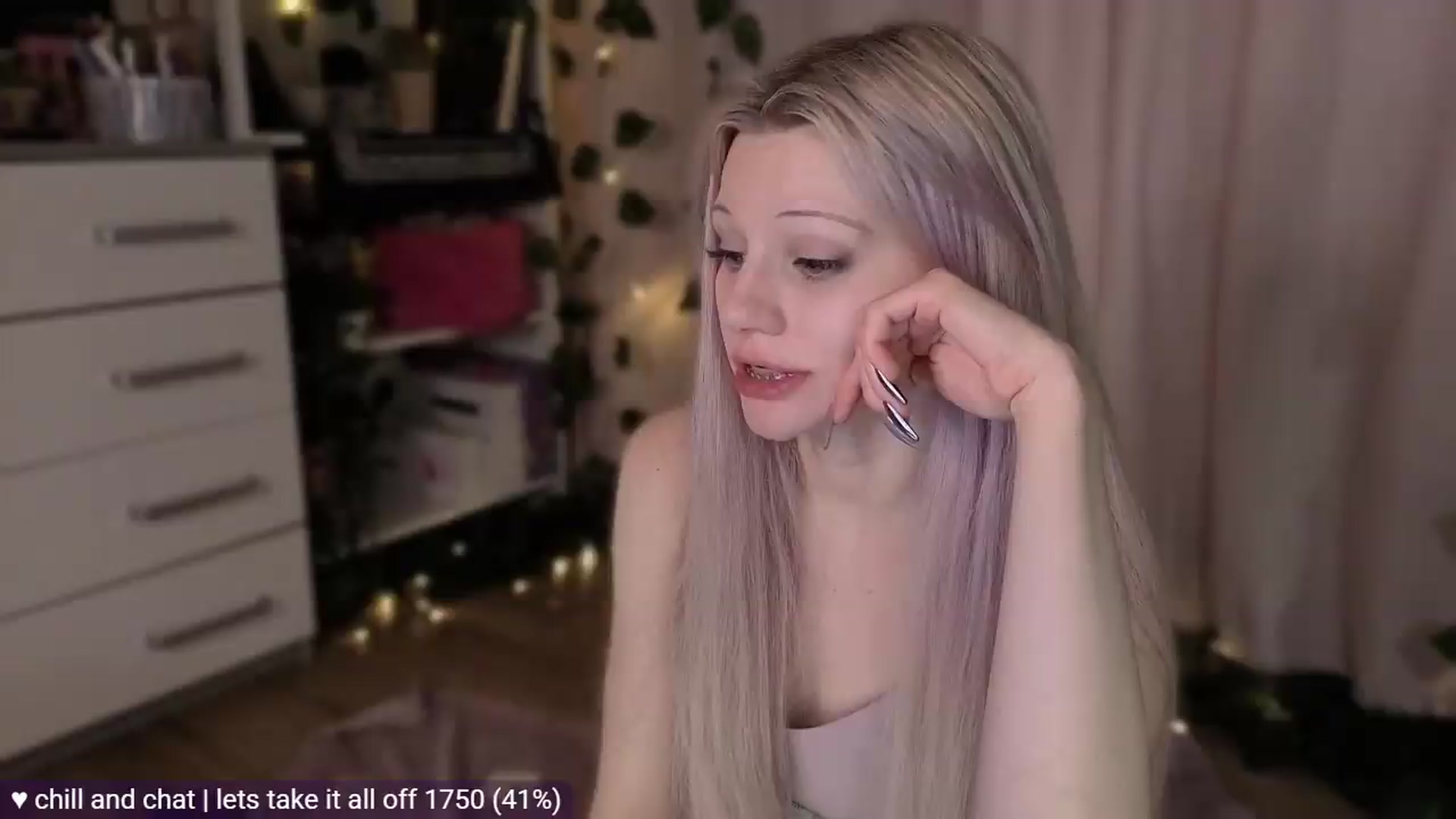 Gallery image thumbnail from JellyFox's myfreecams stream on, 05/12/2026, 01:52 image 12 of 20