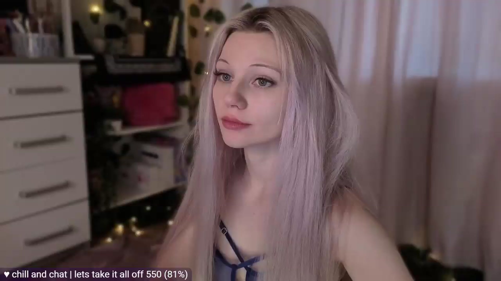 Gallery image thumbnail from JellyFox's myfreecams stream on, 05/12/2026, 03:45 image 1 of 20