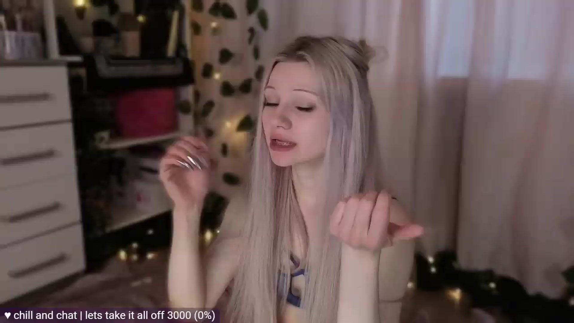 Gallery image thumbnail from JellyFox's myfreecams stream on, 05/12/2026, 04:52 image 9 of 20