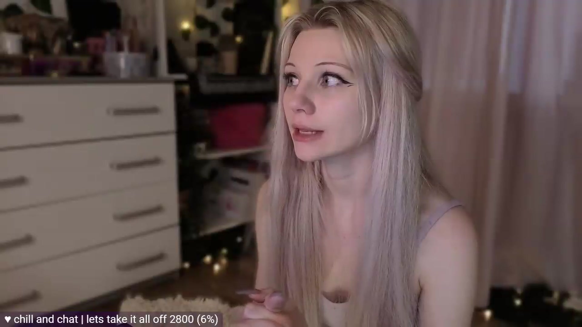 Gallery image thumbnail from JellyFox's myfreecams stream on, 05/16/2026, 03:31 image 20 of 20