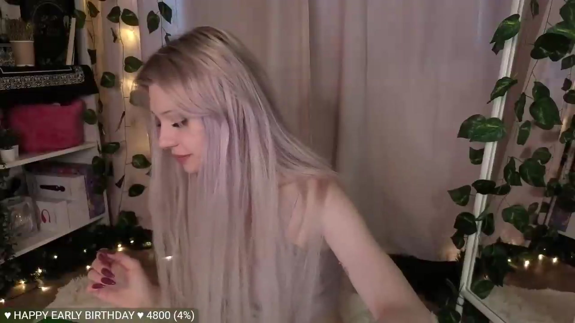 Gallery image thumbnail from JellyFox's myfreecams stream on, 05/24/2026, 04:13 image 9 of 20