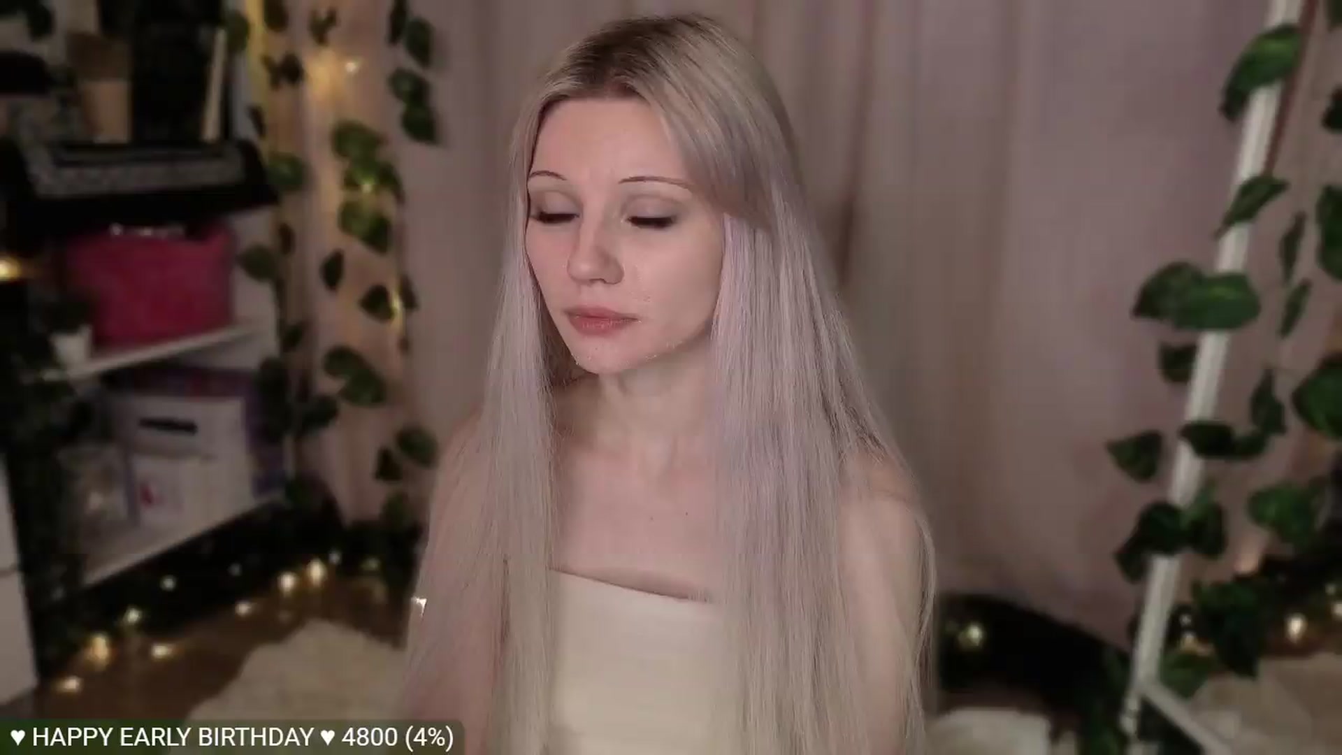 Gallery image thumbnail from JellyFox's myfreecams stream on, 05/25/2026, 04:27 image 2 of 20