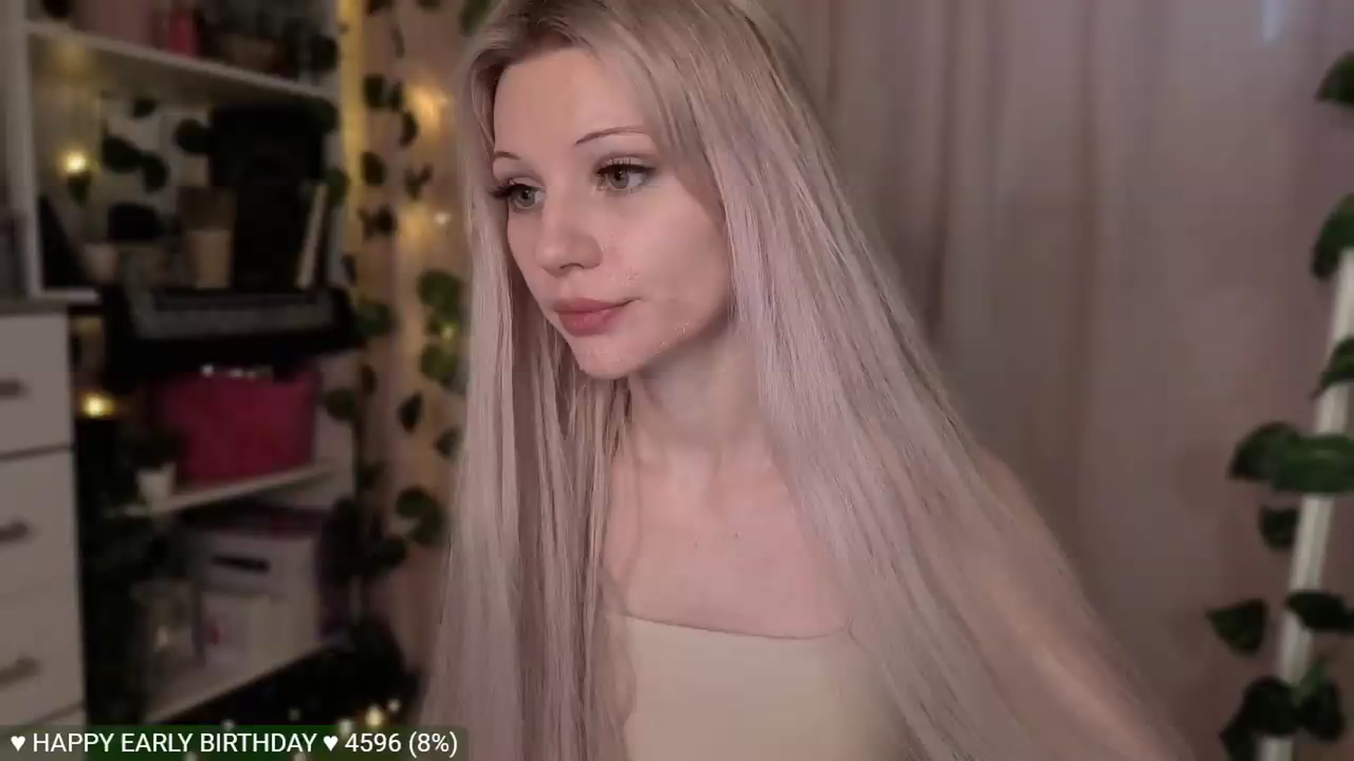Gallery image thumbnail from JellyFox's myfreecams stream on, 05/25/2026, 04:27 image 17 of 20