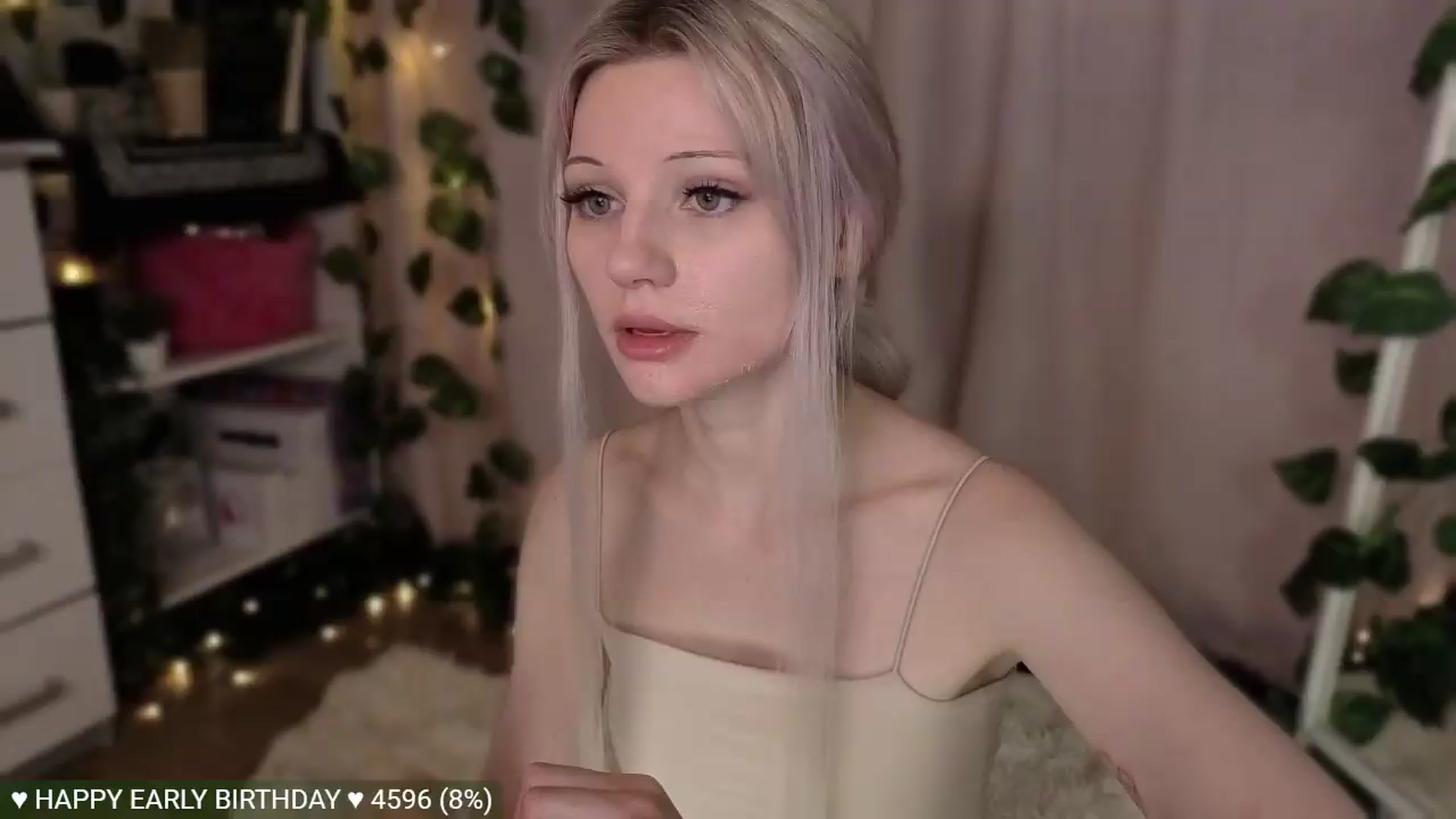 Gallery image thumbnail from JellyFox's myfreecams stream on, 05/25/2026, 05:16 image 9 of 20