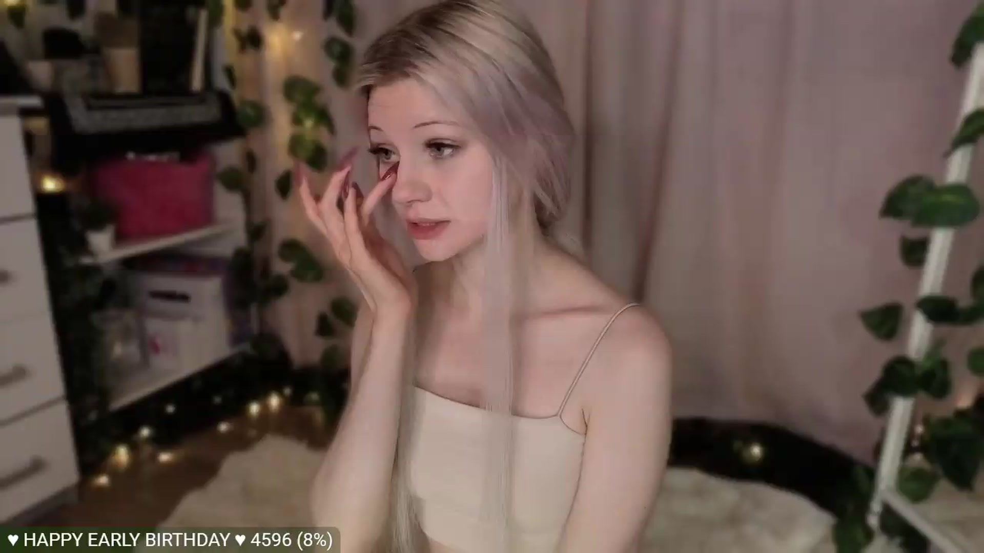 Gallery image thumbnail from JellyFox's myfreecams stream on, 05/25/2026, 05:16 image 14 of 20