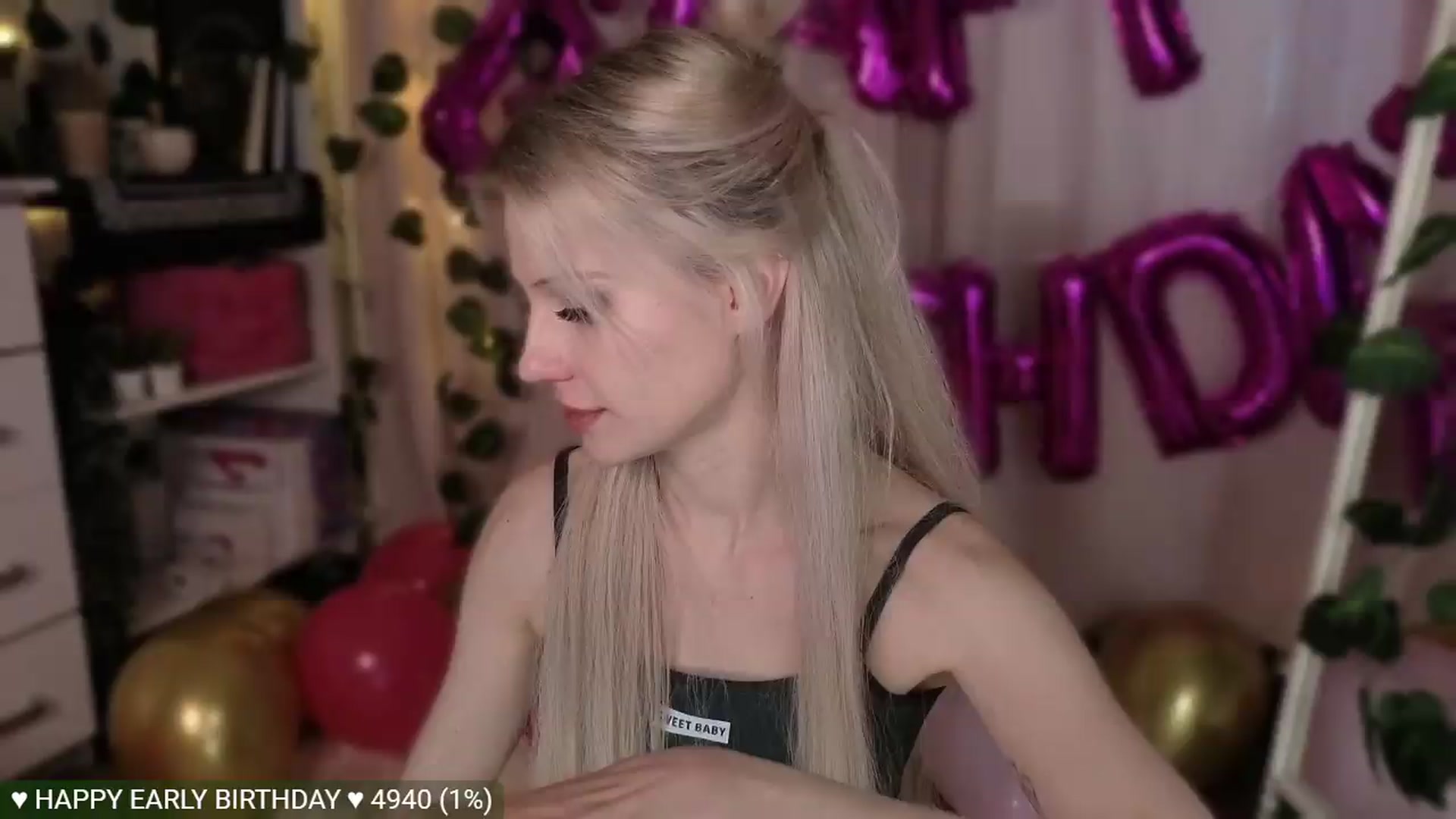 Gallery image thumbnail from JellyFox's myfreecams stream on, 05/28/2026, 05:20 image 12 of 20