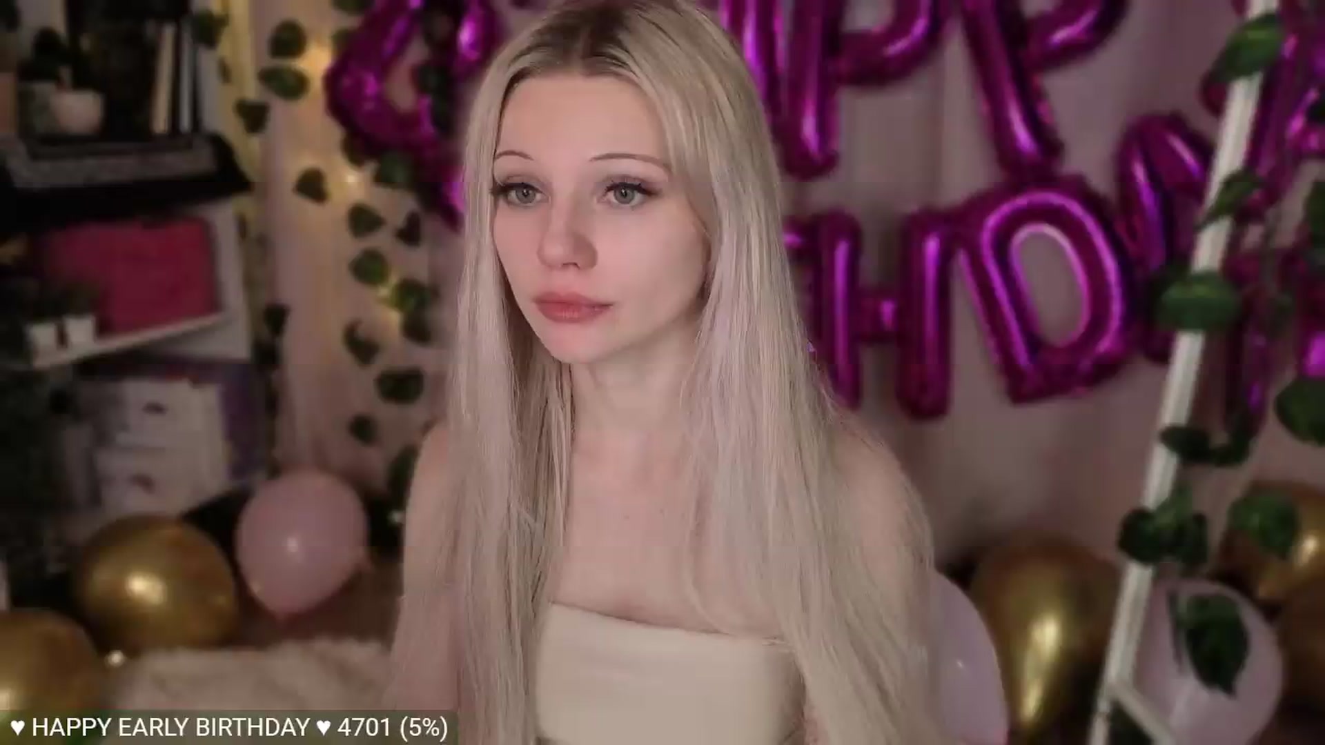 Gallery image thumbnail from JellyFox's myfreecams stream on, 05/29/2026, 04:24 image 12 of 20