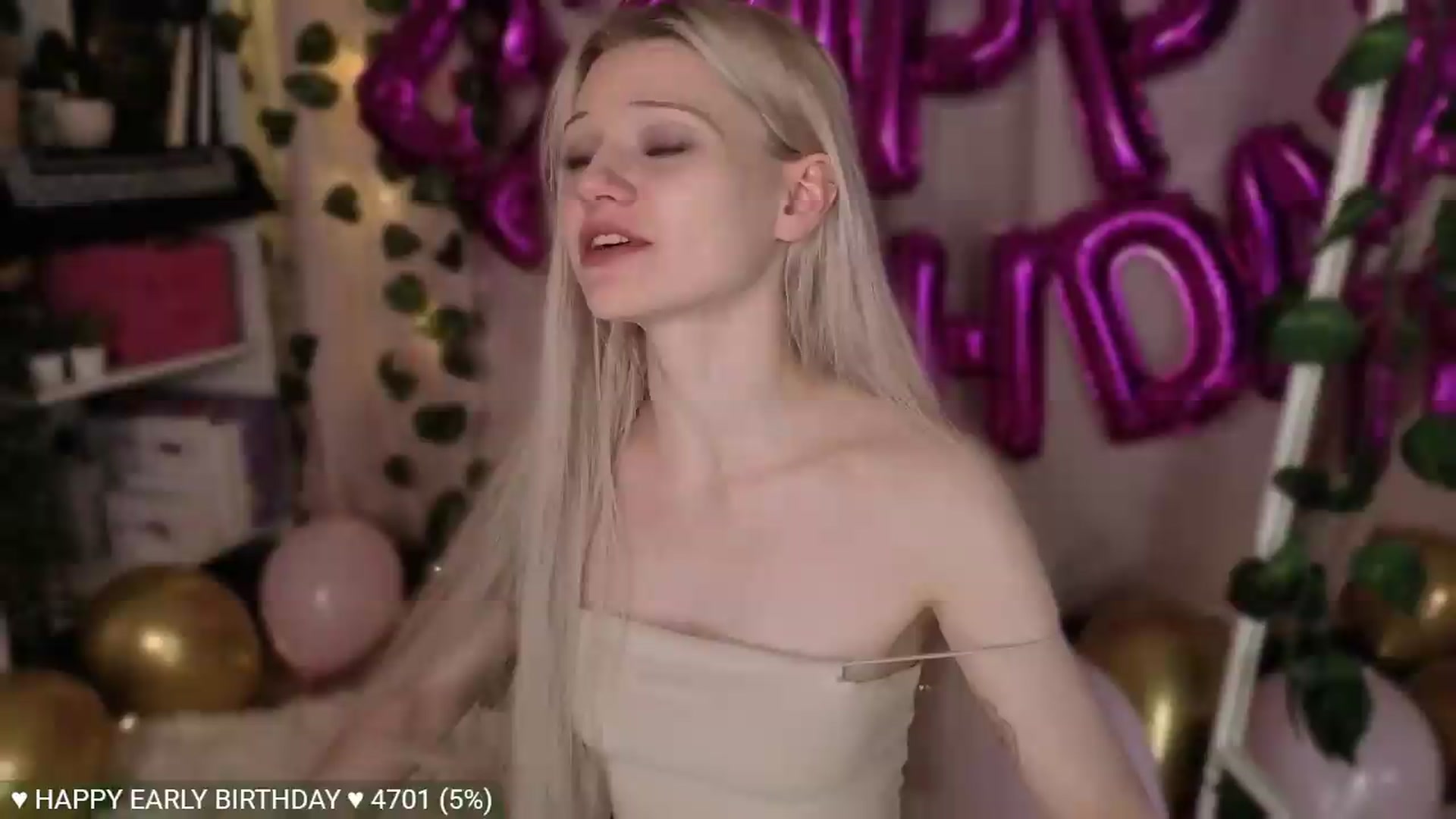 Gallery image thumbnail from JellyFox's myfreecams stream on, 05/29/2026, 04:24 image 4 of 20