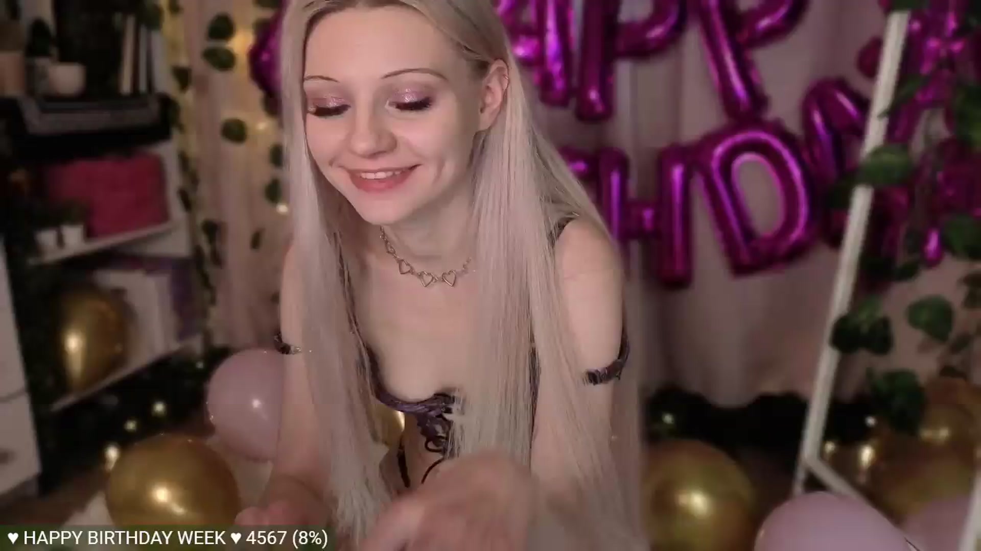 Gallery image thumbnail from JellyFox's myfreecams stream on, 06/01/2026, 04:43 image 15 of 20