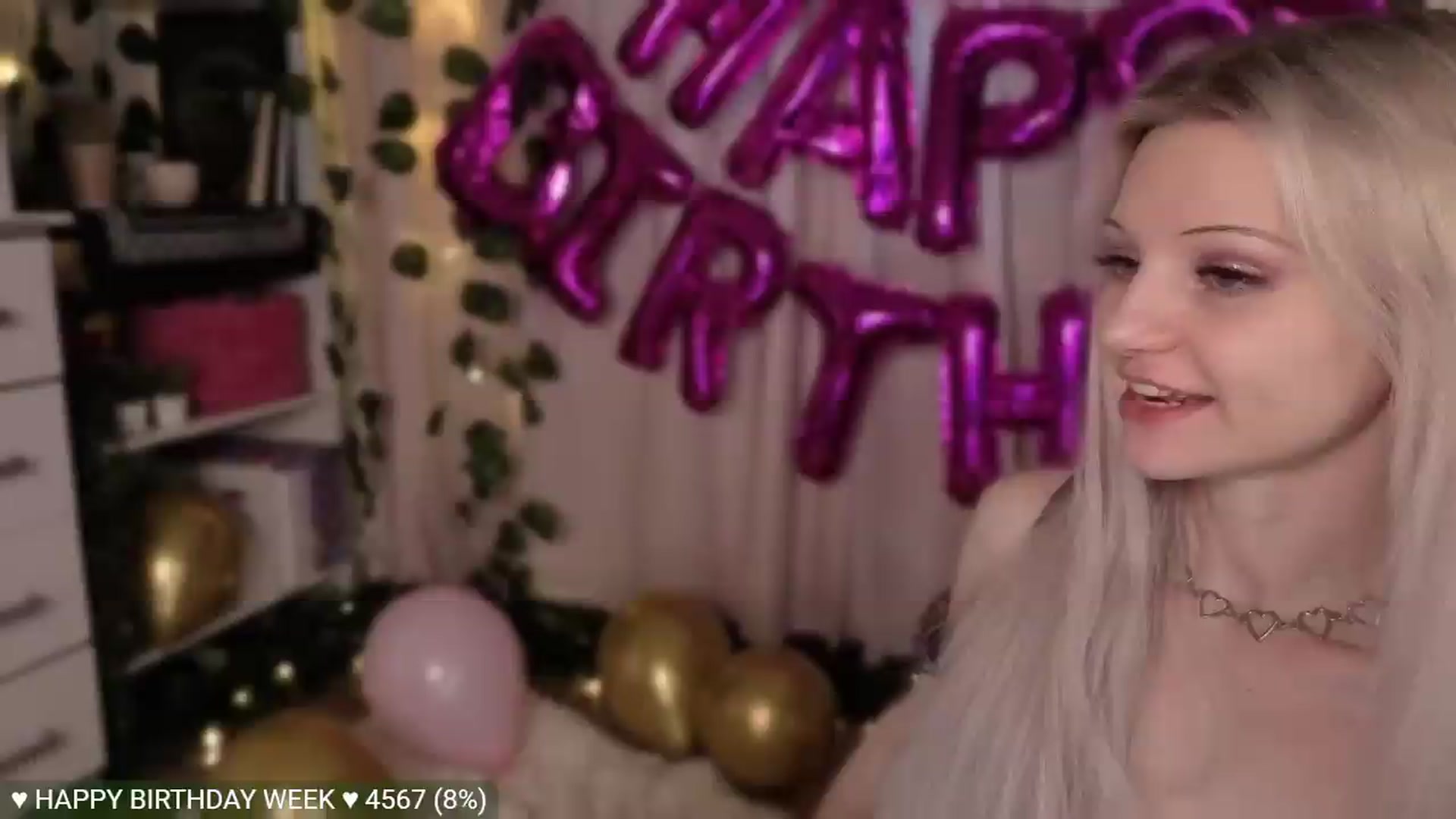Gallery image thumbnail from JellyFox's myfreecams stream on, 06/01/2026, 04:43 image 18 of 20