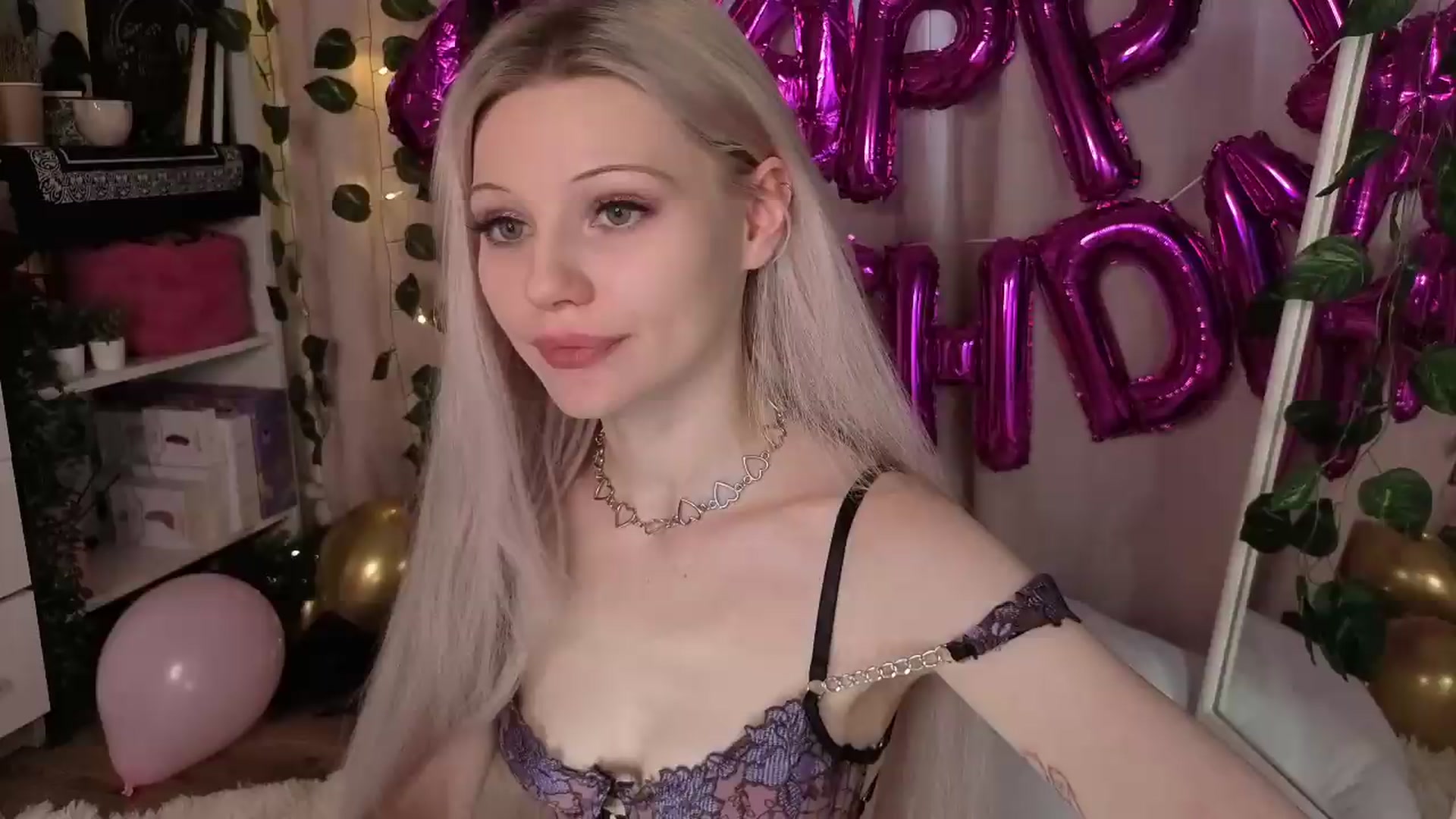 Gallery image thumbnail from JellyFox's myfreecams stream on, 06/01/2026, 07:33 image 2 of 20