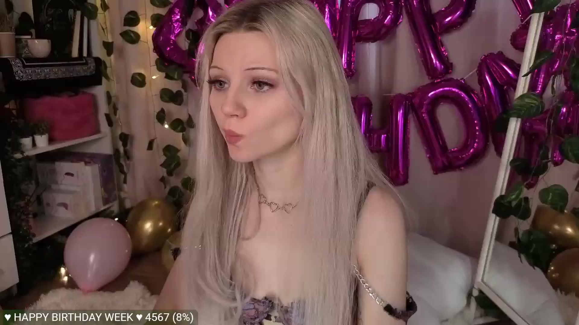 Gallery image thumbnail from JellyFox's myfreecams stream on, 06/01/2026, 07:33 image 19 of 20