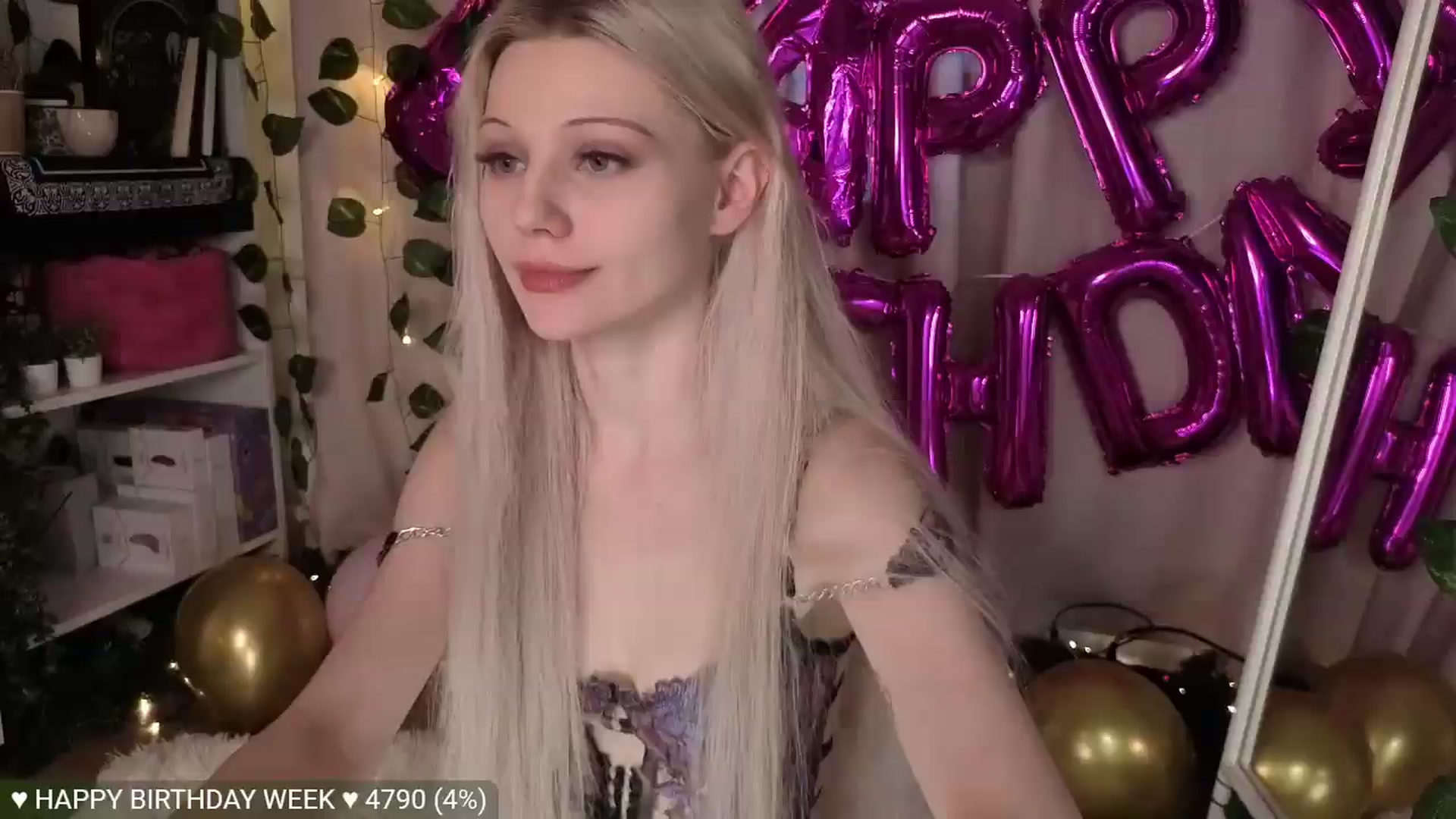 Gallery image thumbnail from JellyFox's myfreecams stream on, 06/03/2026, 05:03 image 5 of 20